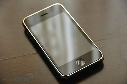 iphone 3gs на столе